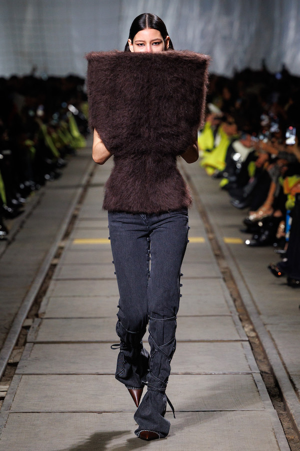 Alexander_McQueen_RTW_AW24_Look_23.jpg