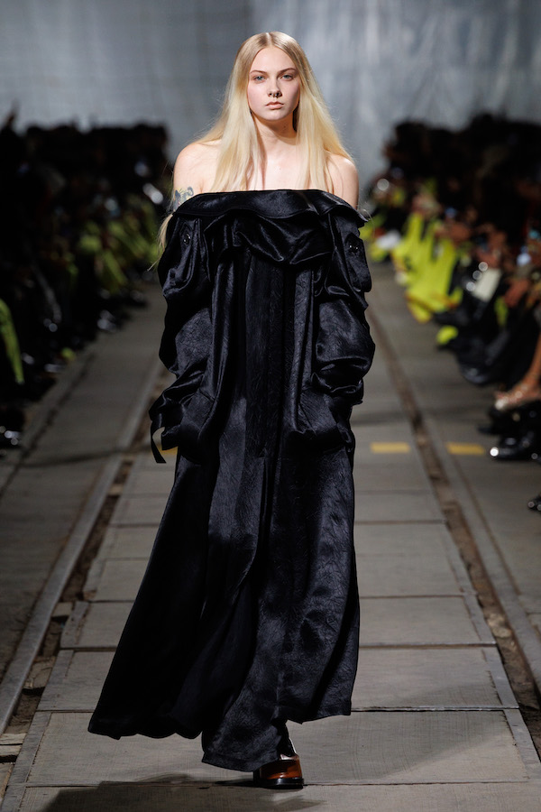 Alexander_McQueen_RTW_AW24_Look_39.jpg