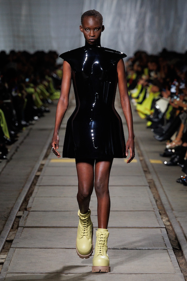 Alexander_McQueen_RTW_AW24_Look_51.jpg