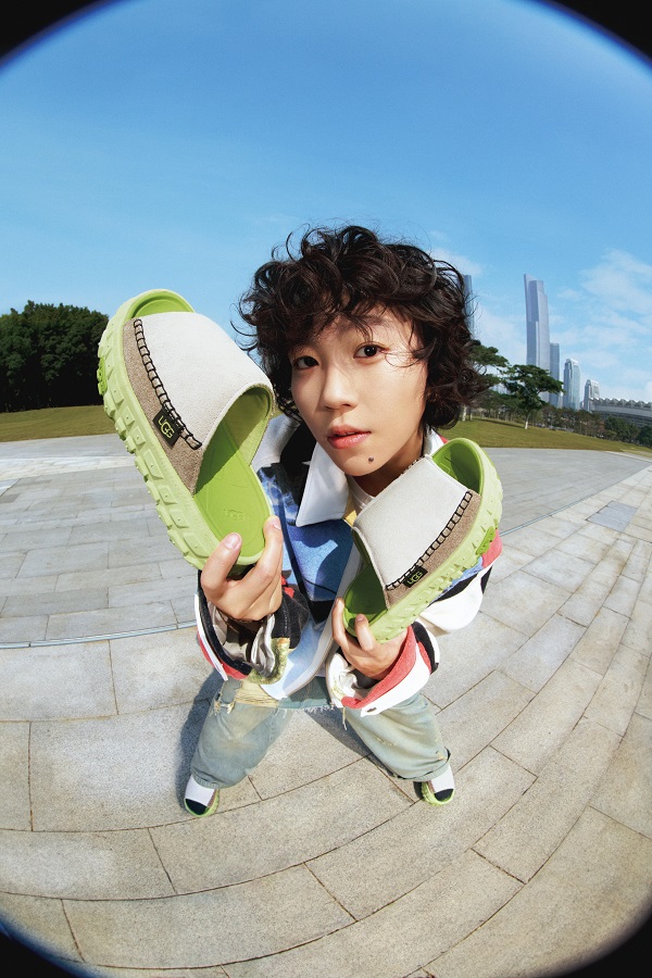 UGG®亚太区品牌代言人窦靖童演绎春夏广告大片 (4).jpg