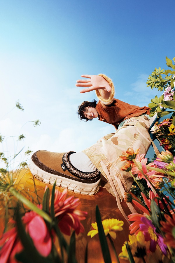 UGG®亚太区品牌代言人窦靖童演绎春夏广告大片 (6).jpg