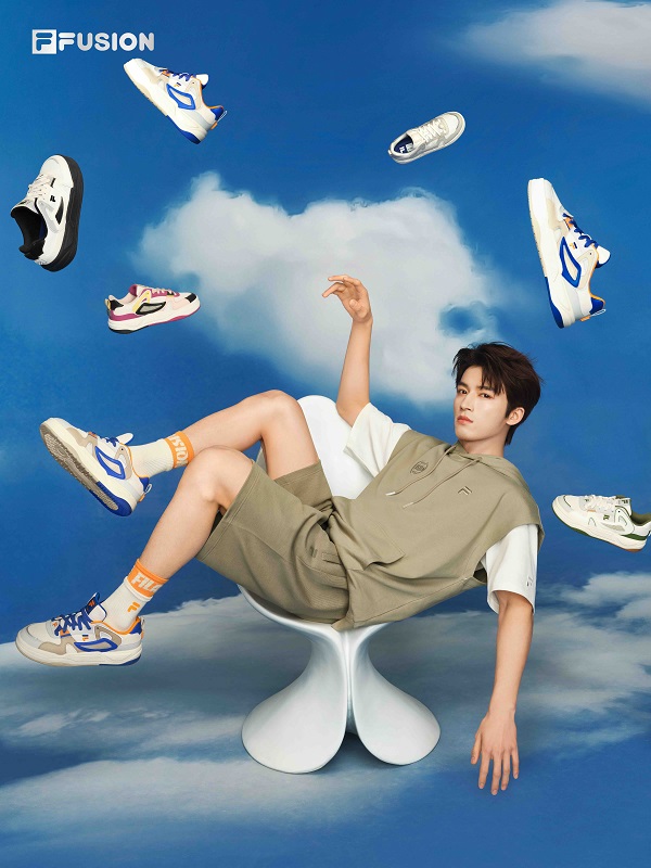 FILA FUSION潮流品牌大使王星越上身BANK II酷板鞋2代.png