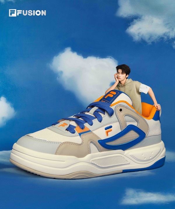 FILA FUSION潮流品牌大使王星越上身BANK II酷板鞋2代_01.png