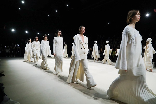 20240401231032ijjvr.jpg DONGLI东黎2024秋冬系列上海时装周发布现场 (2).jpg