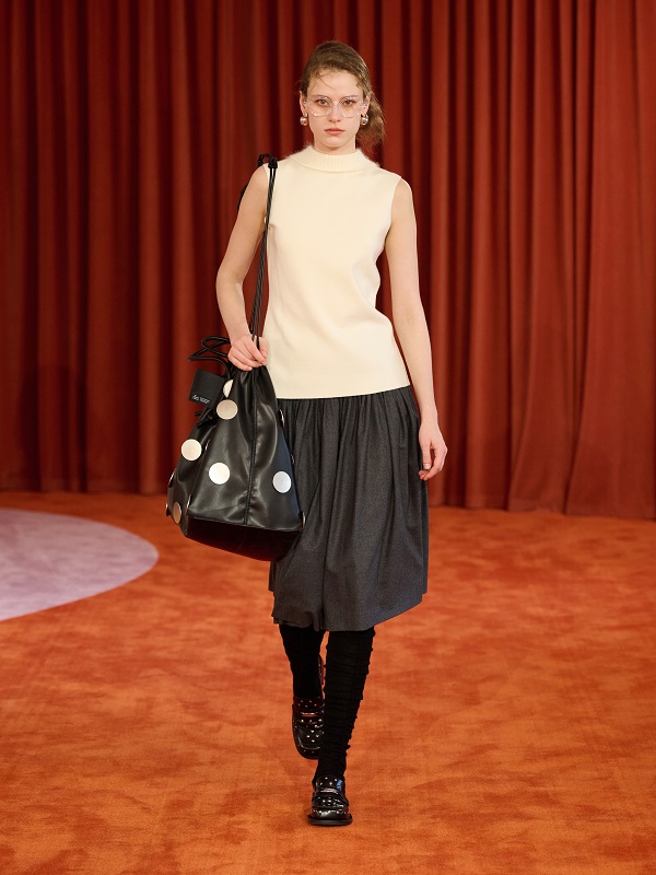 IIIVIVINIKO-Keylook-06.jpg