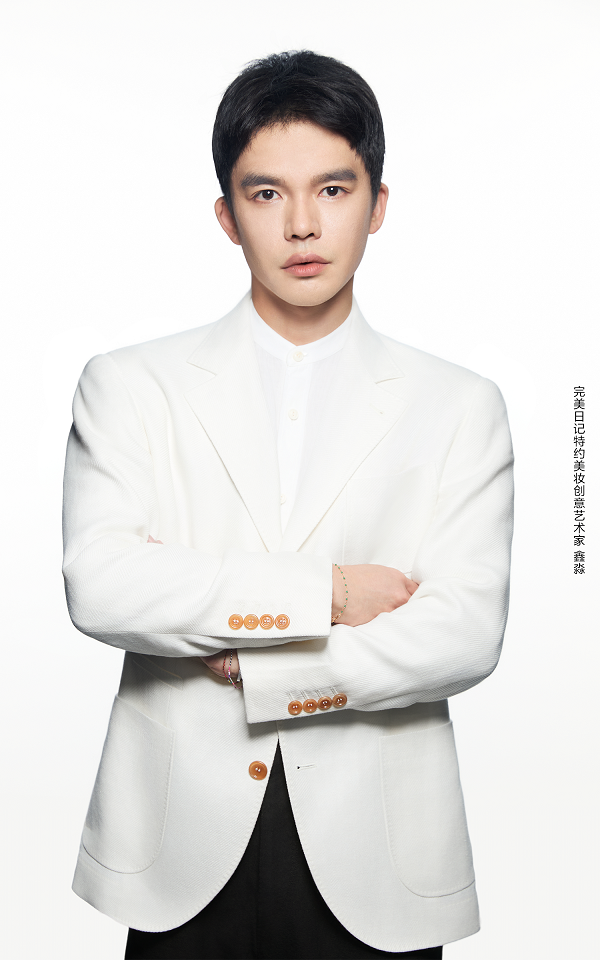 鑫淼单人照.png