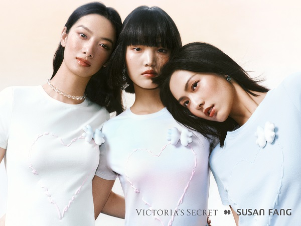 VS X Susan Fang 联名系列 “乘爱而飞Fly with Love”项偞婧、潘浩文及赵佳丽共同演绎.jpg