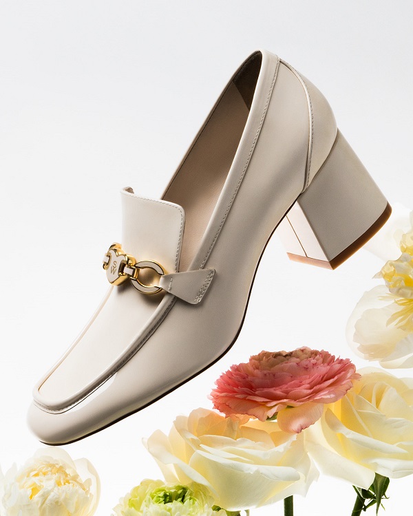 STUART WEITZMANS520限定胶囊系列静物大片 (2).jpg
