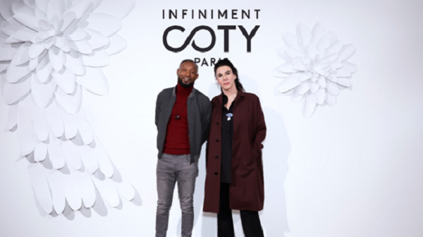 图一横版：INFINIMENT COTY PARIS创始人于巴黎发布会合影 (左为Nicolas Vu，右为Sue Nabi).png