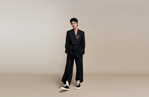 LOEWE罗意威全球品牌代言人王一博_4.jpg