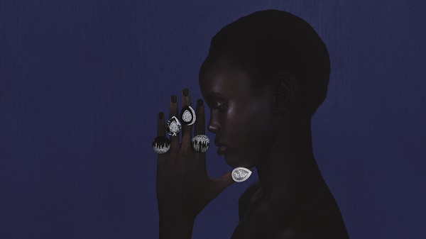 Boucheron宝诗龙Carte Blanche, Or Bleu高级珠宝系列_Écume戒指、Eau d'Encre戒指、Banquise戒指_16-9.jpg