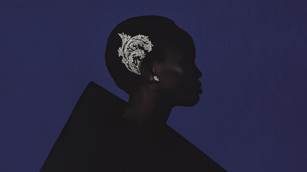 Boucheron宝诗龙Carte Blanche, Or Bleu高级珠宝系列_Vague不对称耳饰_16-9.jpg