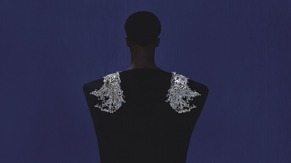 Boucheron宝诗龙Carte Blanche, Or Bleu高级珠宝系列_Eau Vive肩饰_16-9.jpg