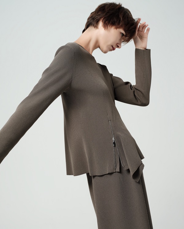 ANTEPRIMA_FW24_Vis Compatto Top_AK24F06207_HKD3995_Vis Compatto Skirt_AK24F06402_HKD4695 (1)(1).jpg