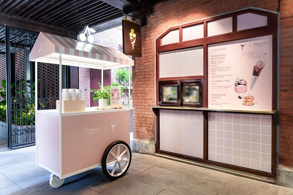 Bonpoint x Capella联名冰淇淋车.jpg