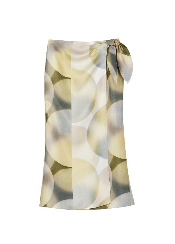 20240824014104mvyhi.jpg 【图片9】艺术家辛瑶遥身穿LESS 2024秋季精工系列新品及单品图.jpg