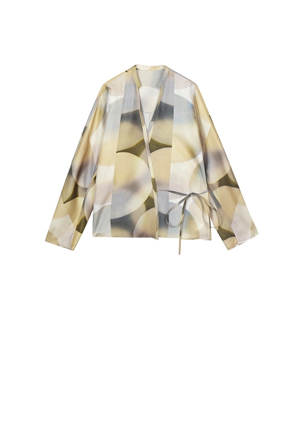 20240824014145pulys.jpg 【图片15】艺术家辛瑶遥身穿LESS 2024秋季精工系列新品及单品图.jpg