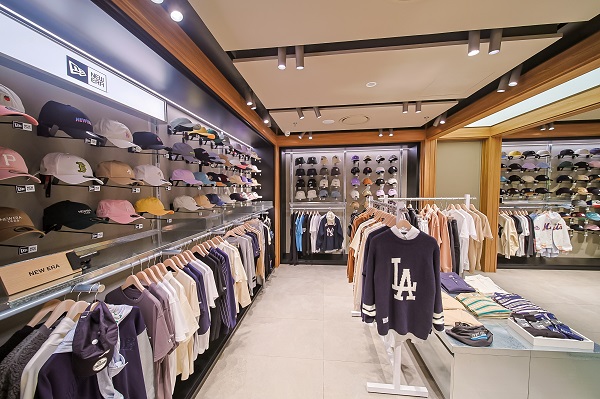 20240919220542sstlu.jpg i.t blueblock Shanghai XTD Opening 11.jpg