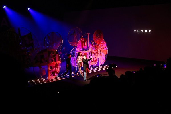 20241018223423qazwq.jpg 11 设计师谢幕.jpg