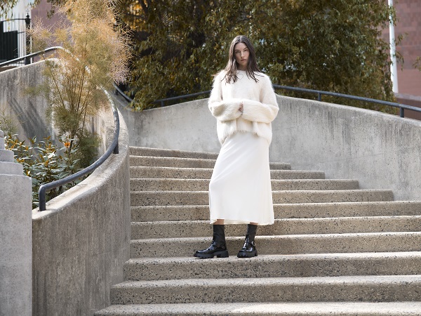 模特图-EMERSON BUCKLE STRETCH  BOOTIE-1.jpg