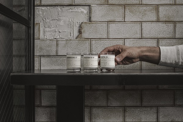 05. Le Labo 2024 Candle Discovery Set Lifestyle 01.jpeg