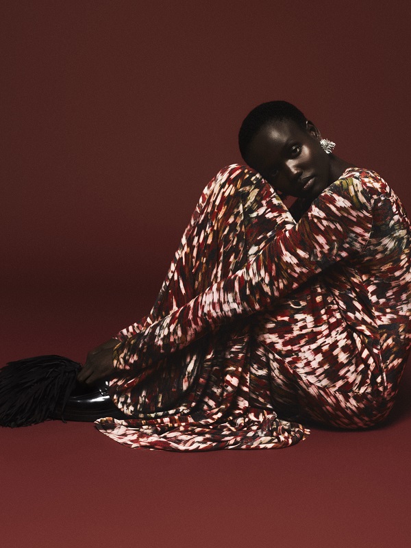 20241119205804pxcle.jpg COS × CHRIS PERANI 艺术家联名胶囊系列广告大片 (3).jpg