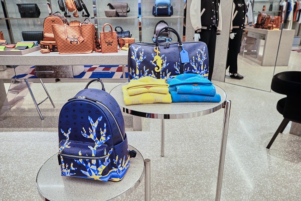 MCM 2025 春夏系列空镜图(28) .jpg