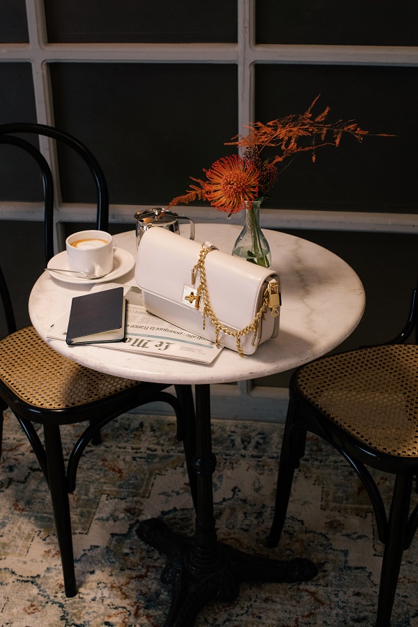 Golden Goose情人节系列形象大片_1.jpg