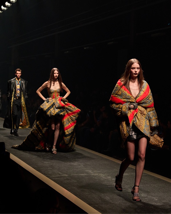 VERSACE FALL-WINTER 2025 FINALE - Image (1).jpg