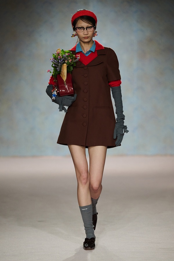 LOOK 1.jpg