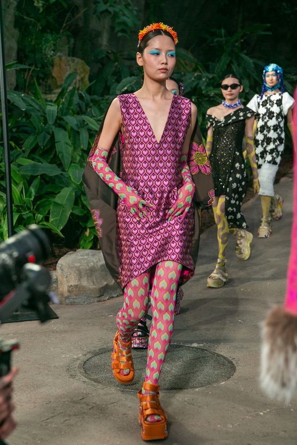 SHUTING QIU RUNWAY IMAGE1.JPG