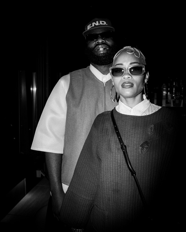 MGE_FW_2025_EE_BS_B&W_150DPI_CROP4-5_11_METGALA_CASACIPRIANI_COCKTAIL_REPORTAGE.jpg
