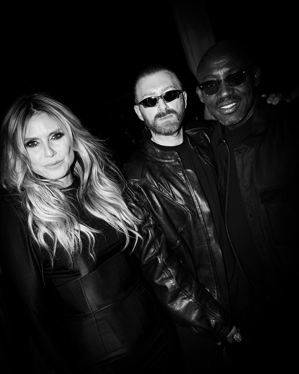 MGE_FW_2025_EE_BS_B&W_150DPI_CROP4-5_21_METGALA_CASACIPRIANI_COCKTAIL_REPORTAGE.jpg