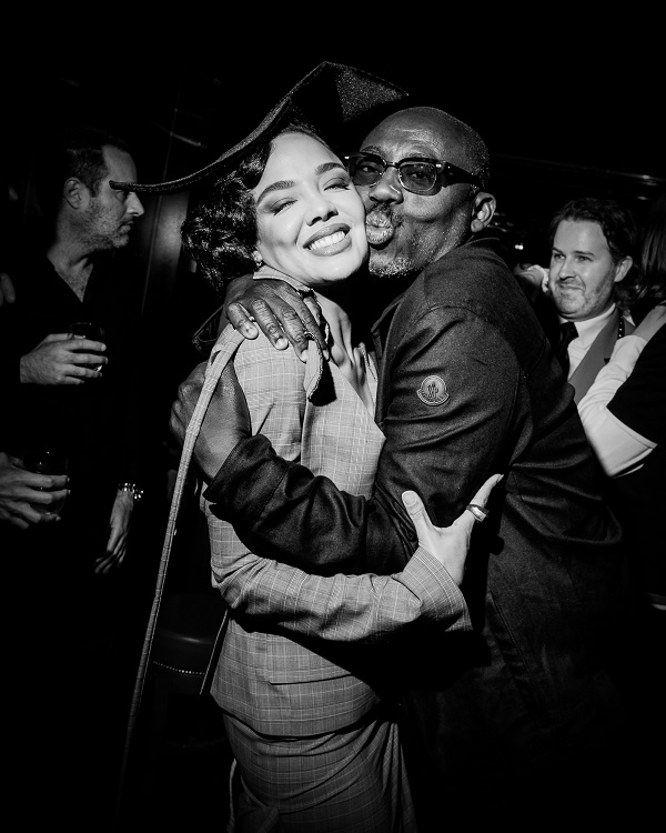 MGE_FW_2025_EE_BS_B&W_150DPI_CROP4-5_44_METGALA_CASACIPRIANI_COCKTAIL_REPORTAGE.jpg