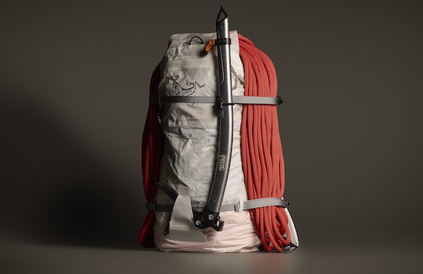 ALPHA SL 30 BACKPACK攀登背包1.jpg