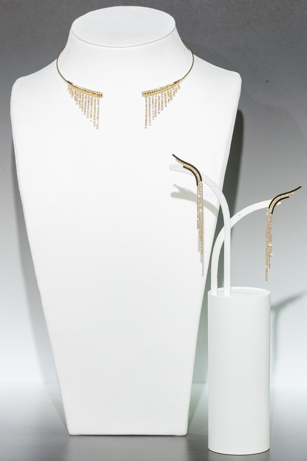 chandelier radiant项链chandelier flow radiant pierced耳环.jpg