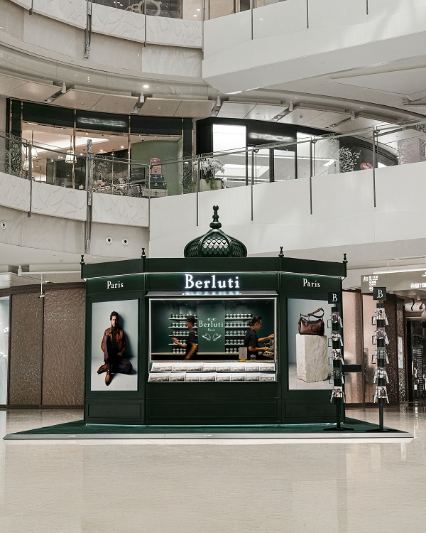 Berluti ifc中庭书包驿站 (1).JPG