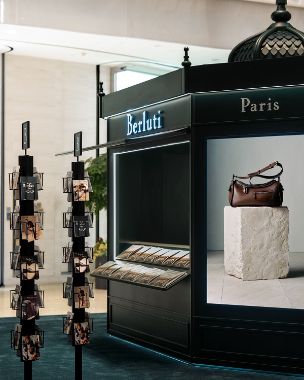 Berluti ifc中庭书包驿站 (2).JPG