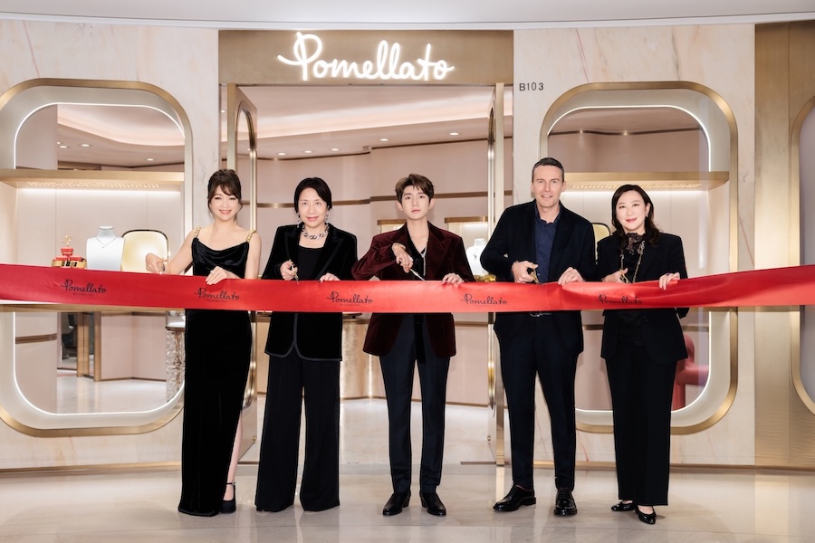 20251117221526bdmqq.jpg 3_从左至右:张琳娜、蔡金青、王源、鲍里斯·巴博尼、杨怿.jpg