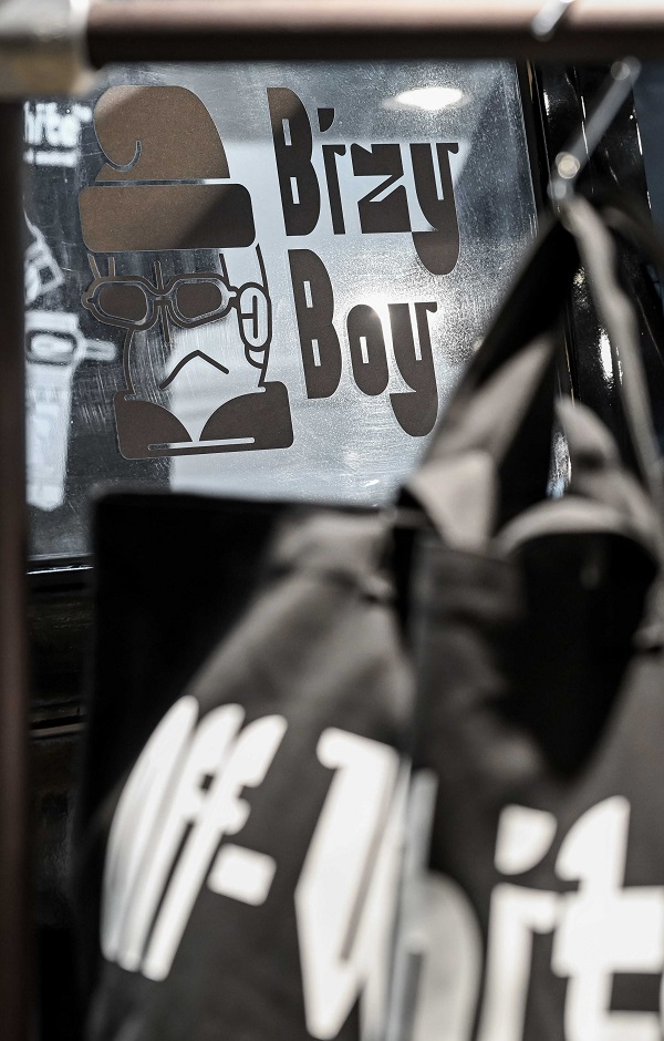 Off-White™ × Bizy Boy 05.jpg