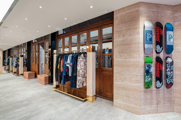 05 PALACE SHANGHAI STORE.jpg