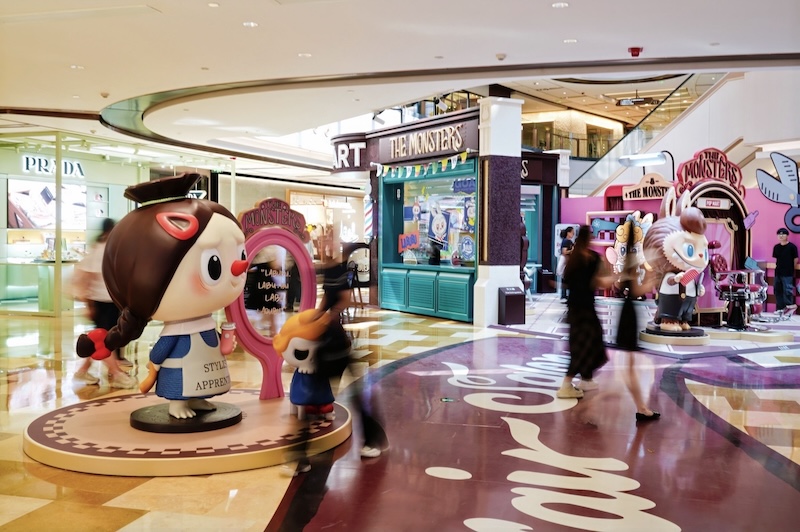 02 THE MONSTERS复古理发店.jpg